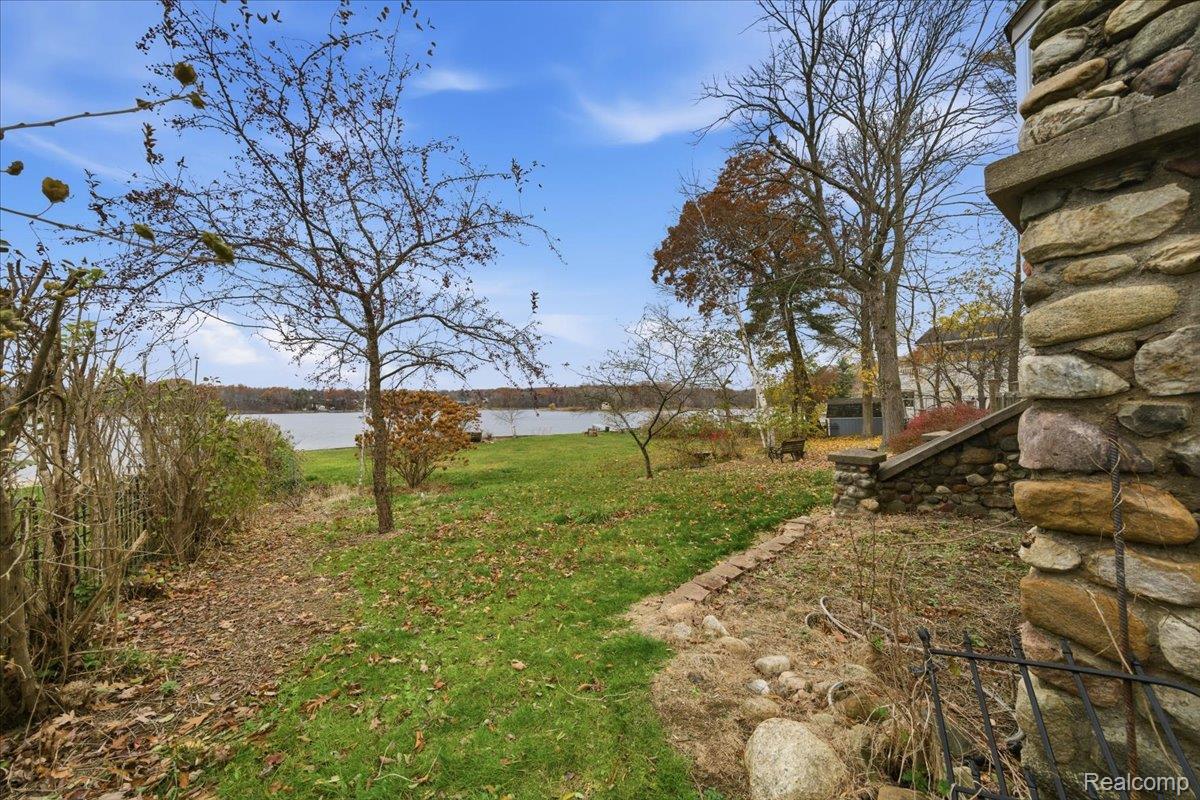 Hadley, Michigan 48462, United States, 4 Bedrooms Bedrooms, ,2 BathroomsBathrooms,Residential,Active,243311