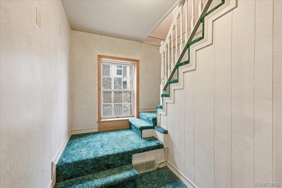 Hadley, Michigan 48462, United States, 4 Bedrooms Bedrooms, ,2 BathroomsBathrooms,Residential,Active,243311