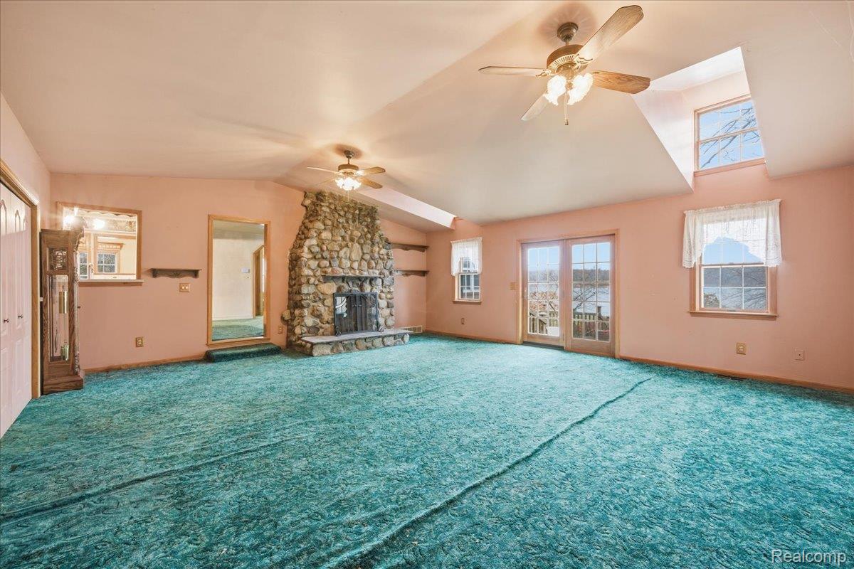 Hadley, Michigan 48462, United States, 4 Bedrooms Bedrooms, ,2 BathroomsBathrooms,Residential,Active,243311