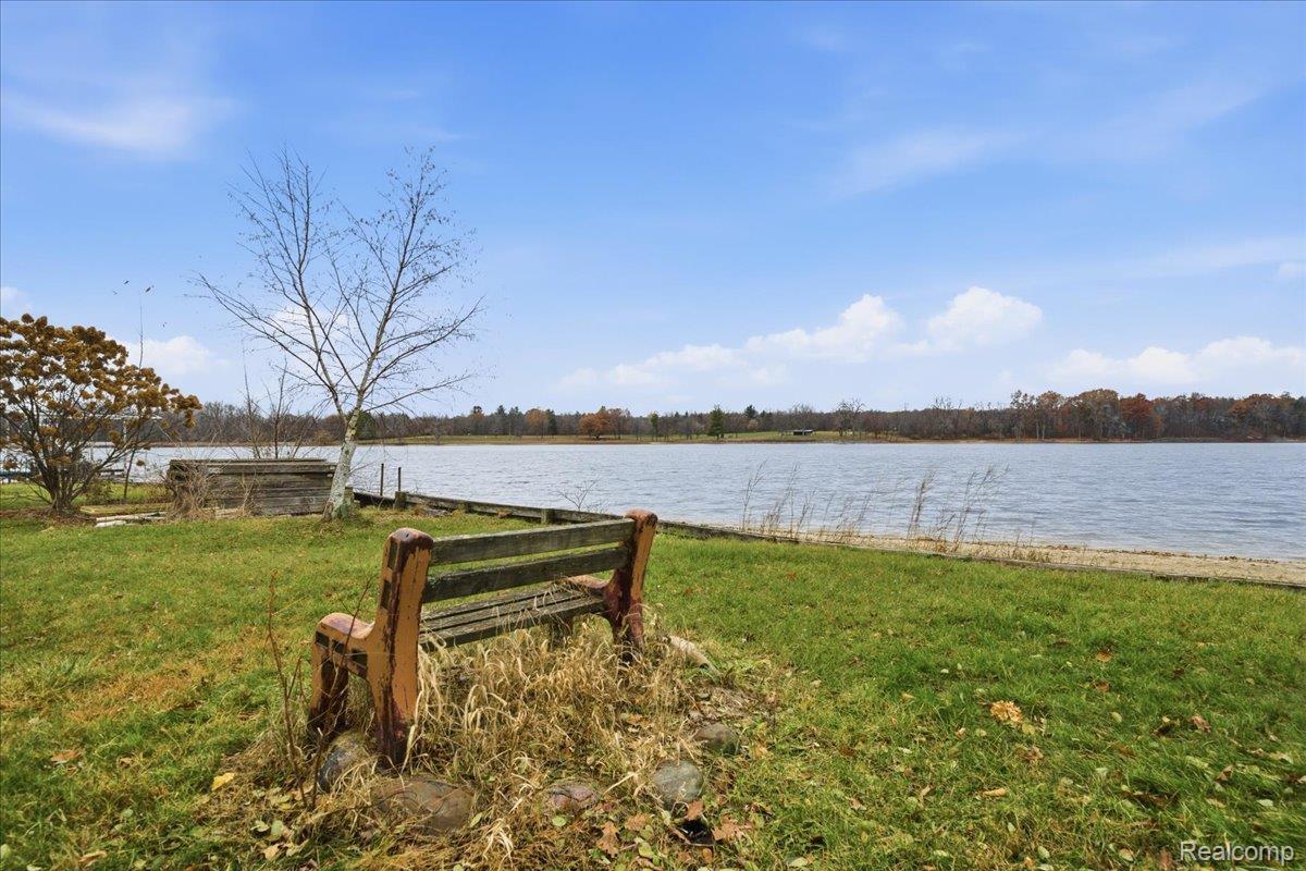 Hadley, Michigan 48462, United States, 4 Bedrooms Bedrooms, ,2 BathroomsBathrooms,Residential,Active,243311