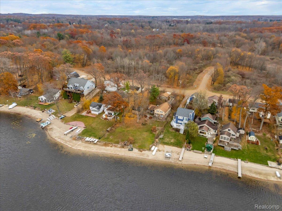 Hadley, Michigan 48462, United States, 4 Bedrooms Bedrooms, ,2 BathroomsBathrooms,Residential,Active,243311