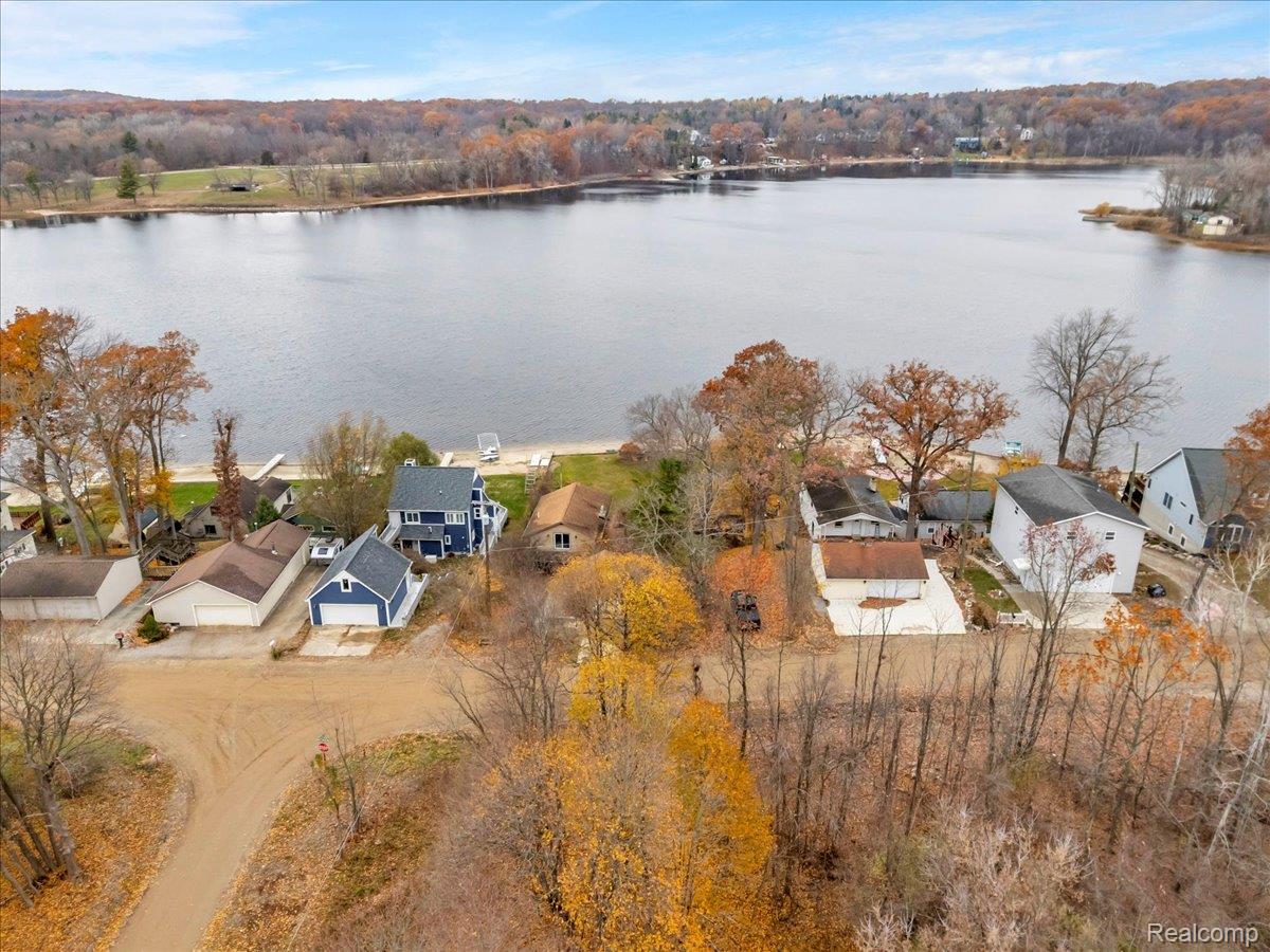 Hadley, Michigan 48462, United States, 4 Bedrooms Bedrooms, ,2 BathroomsBathrooms,Residential,Active,243311