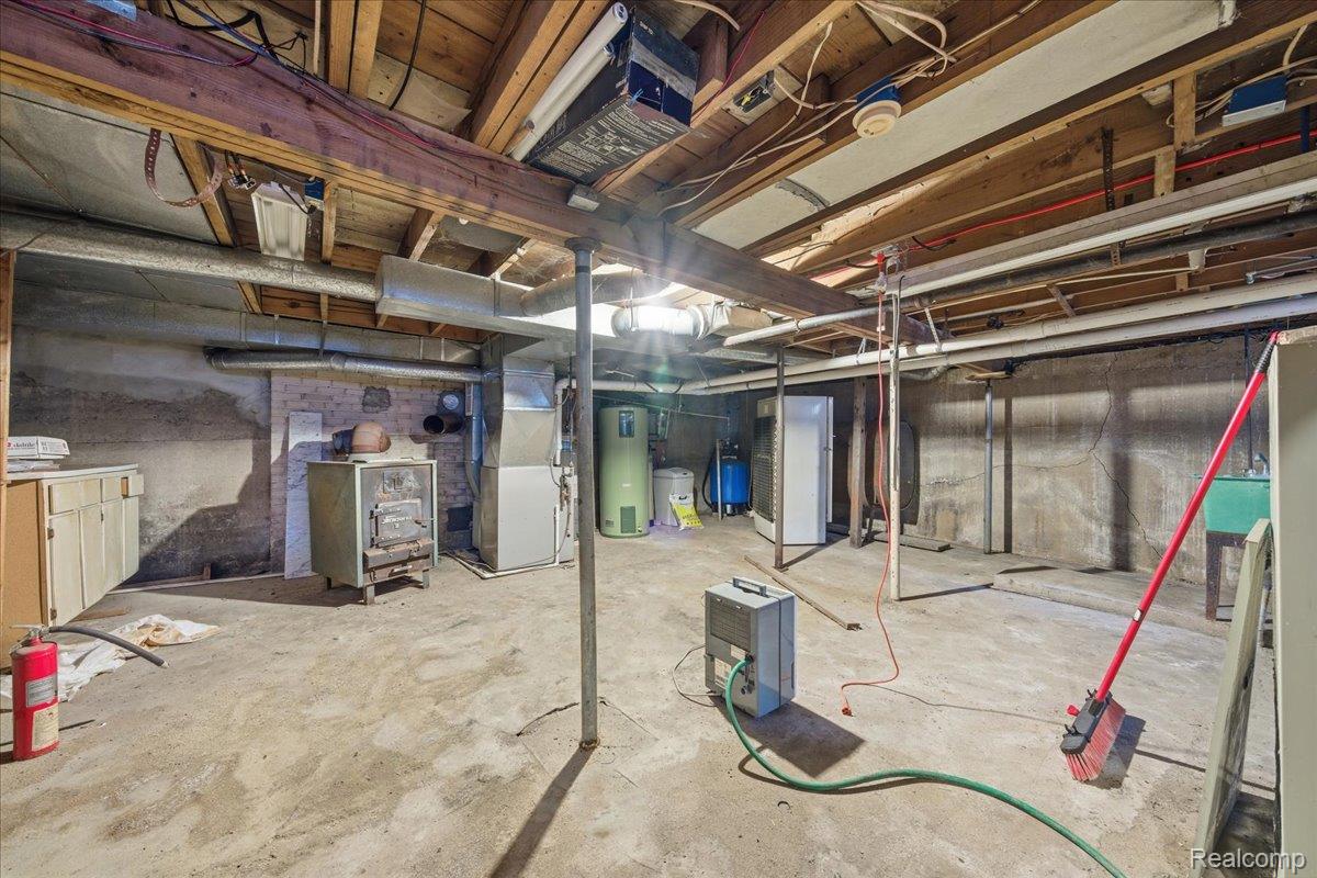 Hadley, Michigan 48462, United States, 4 Bedrooms Bedrooms, ,2 BathroomsBathrooms,Residential,Active,243311