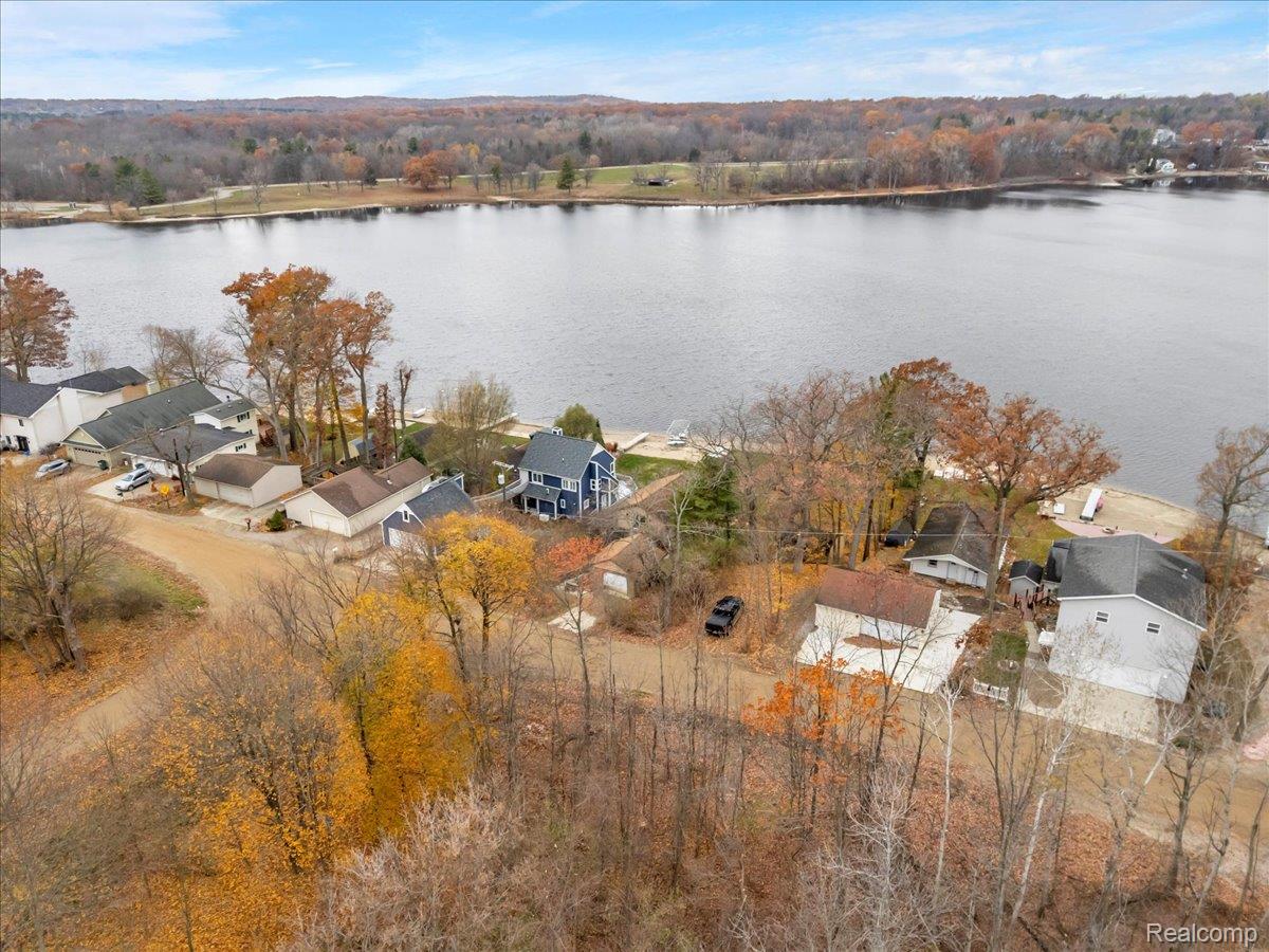 Hadley, Michigan 48462, United States, 4 Bedrooms Bedrooms, ,2 BathroomsBathrooms,Residential,Active,243311