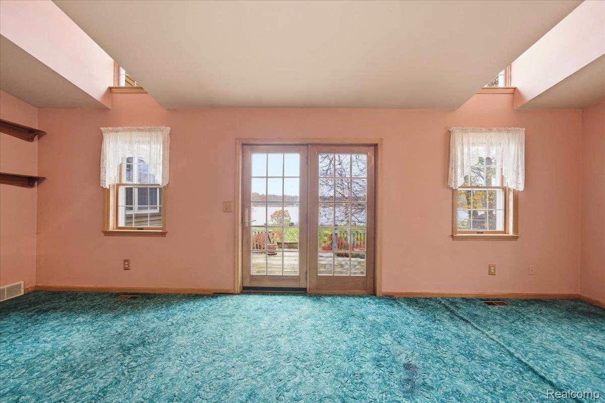 Hadley, Michigan 48462, United States, 4 Bedrooms Bedrooms, ,2 BathroomsBathrooms,Residential,Active,243311