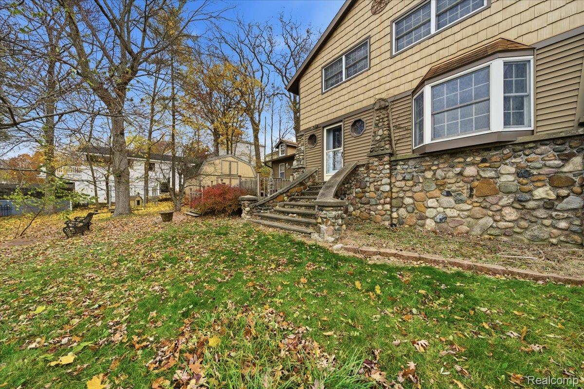 Hadley, Michigan 48462, United States, 4 Bedrooms Bedrooms, ,2 BathroomsBathrooms,Residential,Active,243311