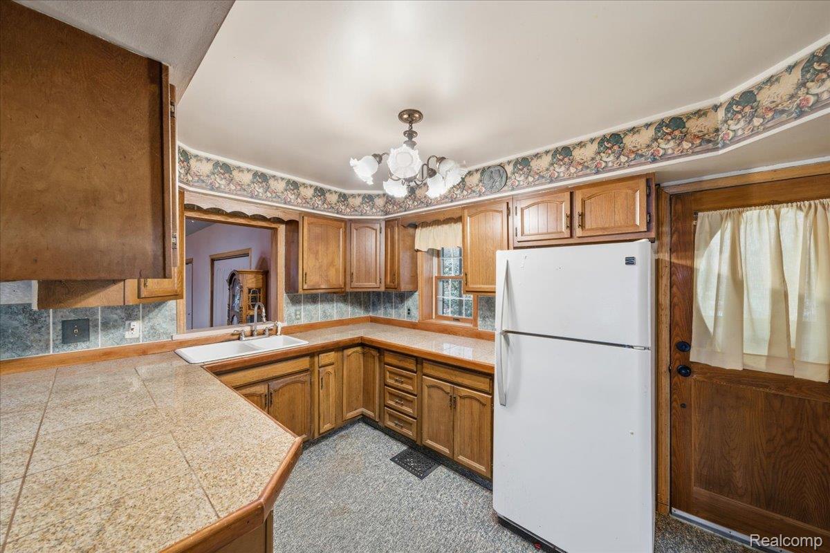 Hadley, Michigan 48462, United States, 4 Bedrooms Bedrooms, ,2 BathroomsBathrooms,Residential,Active,243311