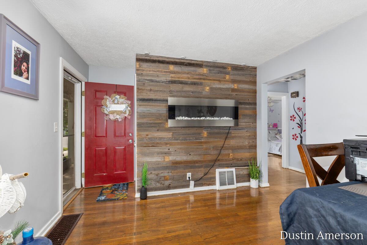 1411 Lewison Avenue NE