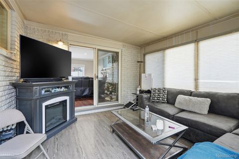 Tiny photo for 33367 Elgin Court, Sterling Heights City, MI 48310 (MLS # 20251060958)