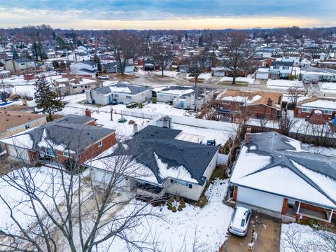 Tiny photo for 33367 Elgin Court, Sterling Heights City, MI 48310 (MLS # 20251060958)