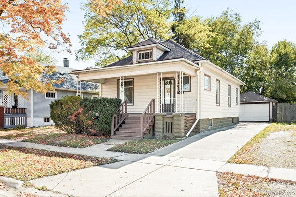 1220 VARNEY ST, PORT HURON, MI 48060 - Image b61060e4f88a20ec45b67099d28adfbe/864801697