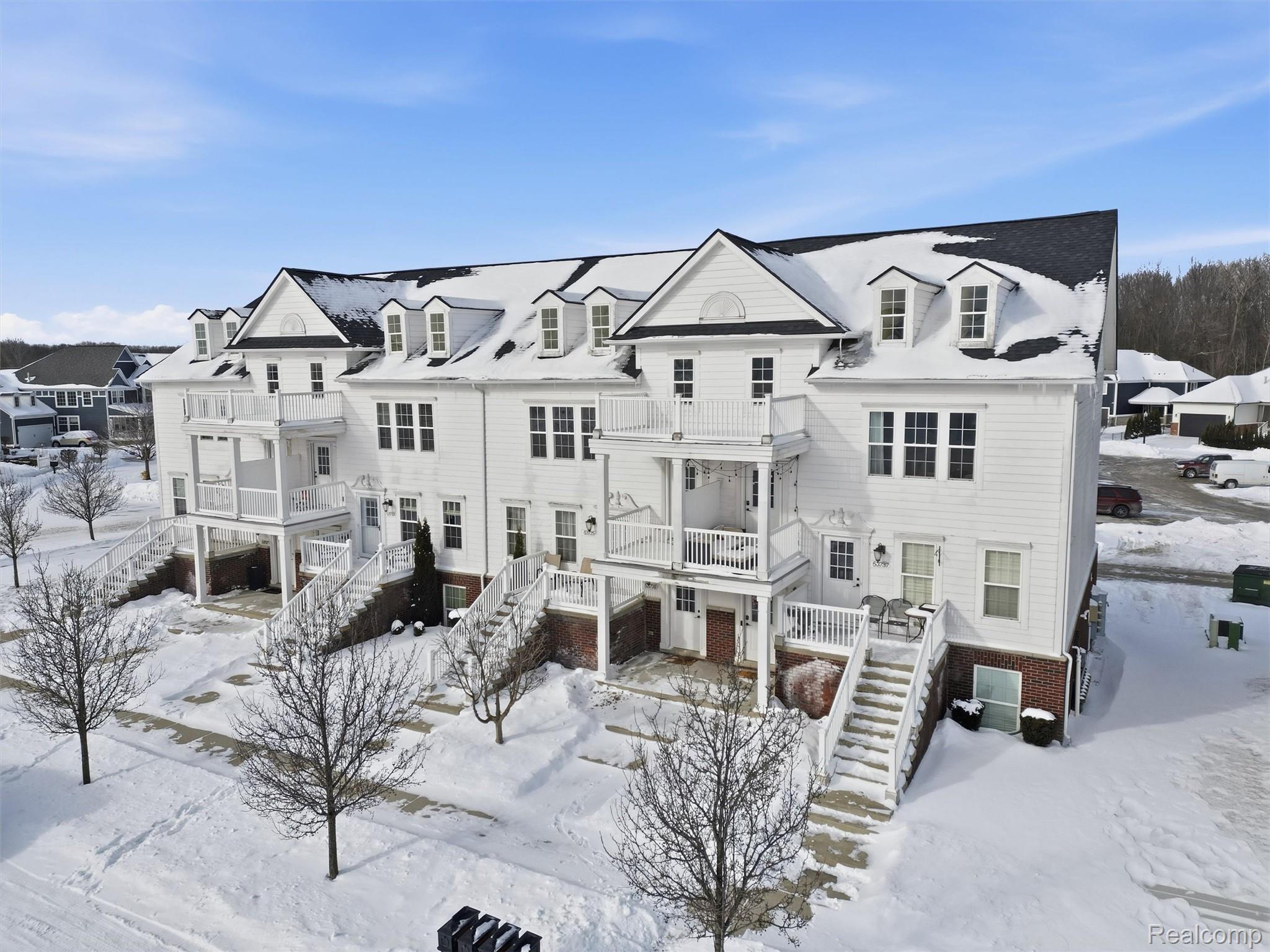 53731 Champlain Street