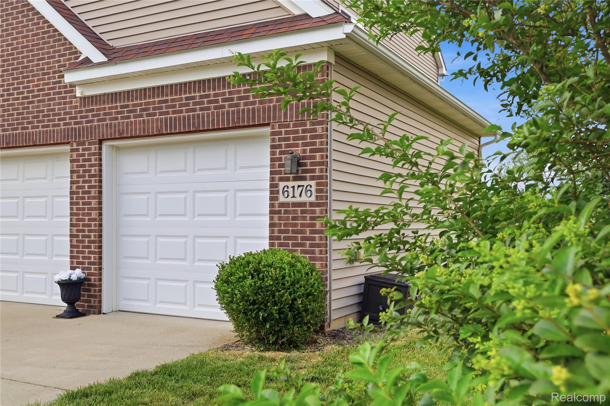 6176 Sterling Trail