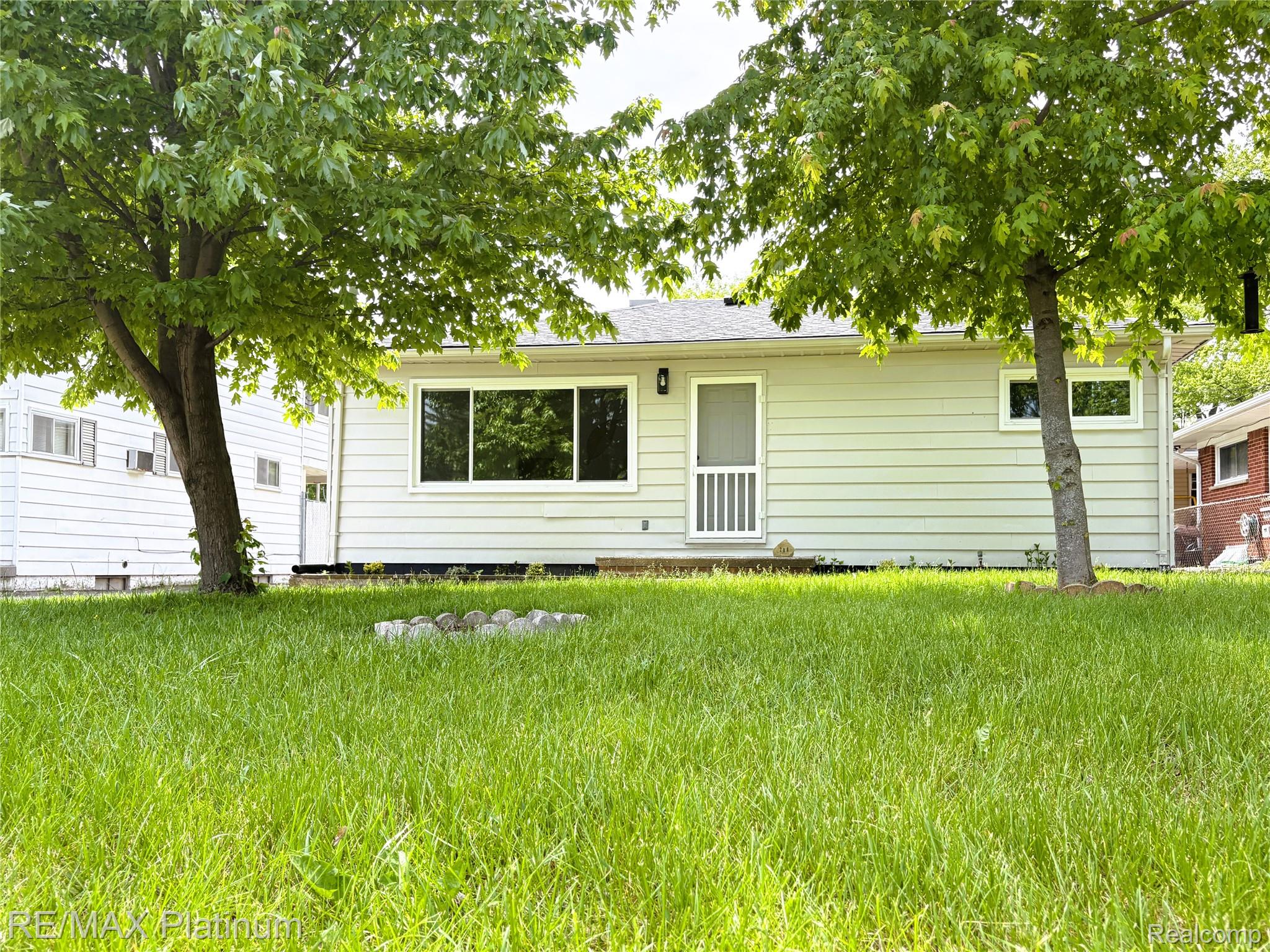 208 Devonshire St