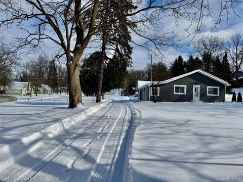 4915 Clarkston Road Independence Charter Township MI 48348