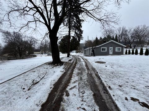 4915 Clarkston Road Independence Charter Township MI 48348