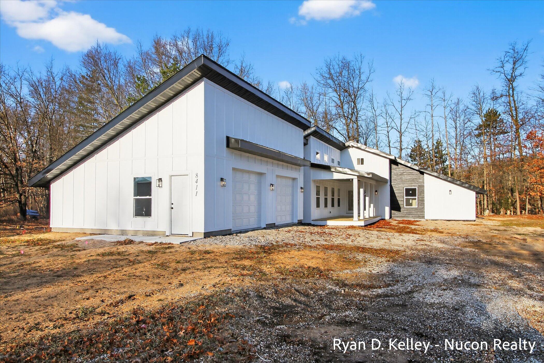 8411 Peninsula Drive W