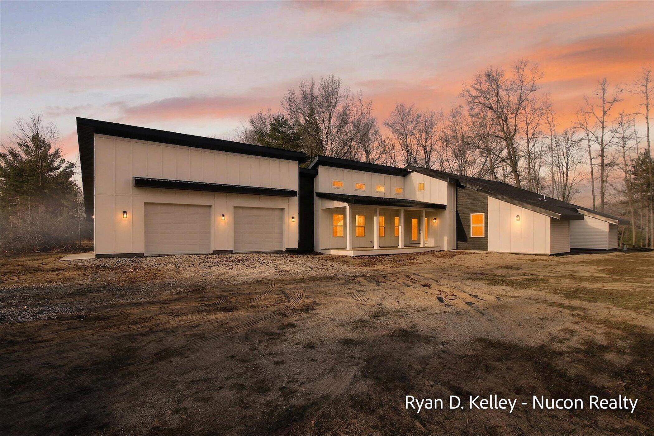 8411 Peninsula Drive W