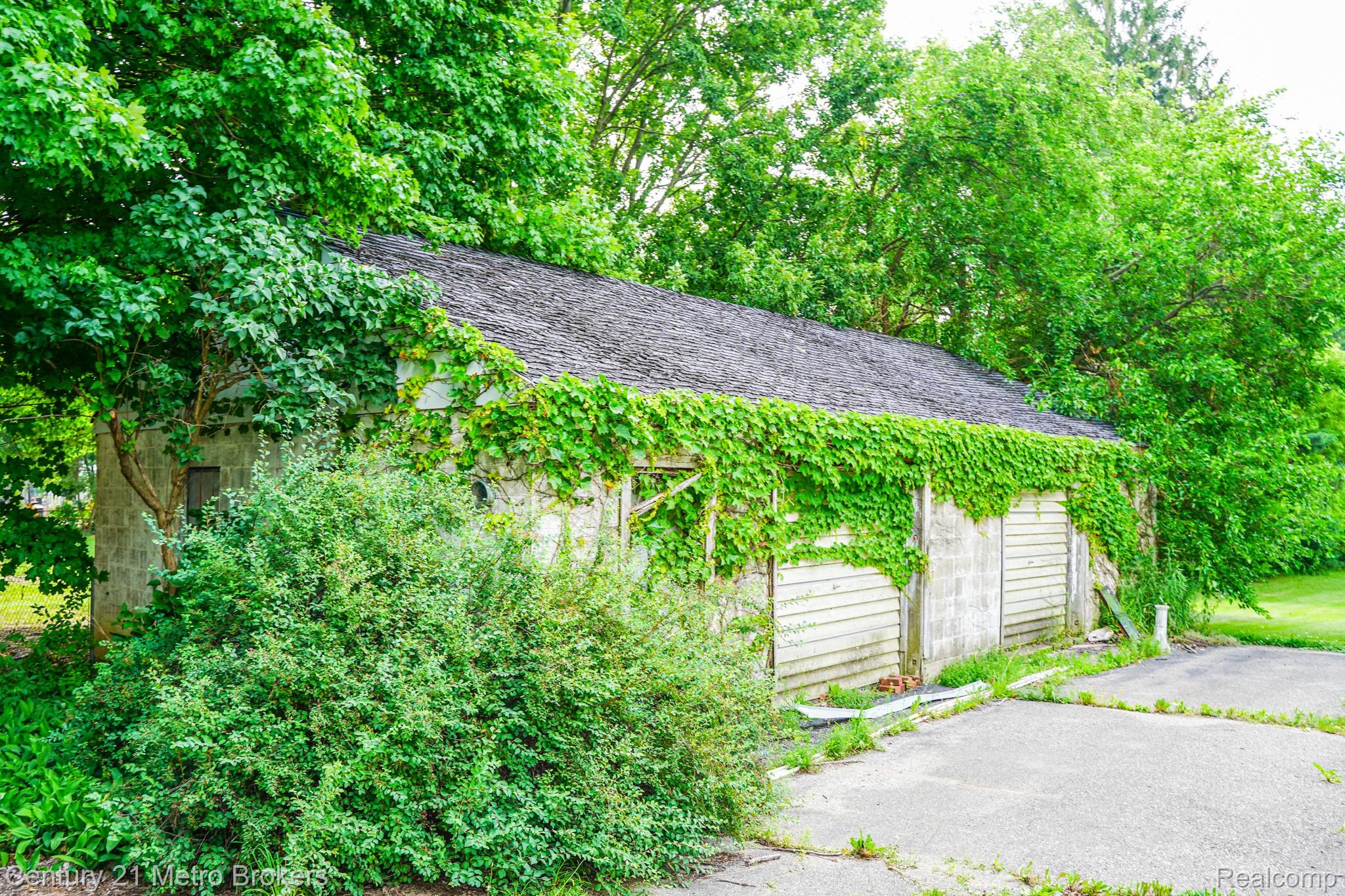 8294 Davison Road
