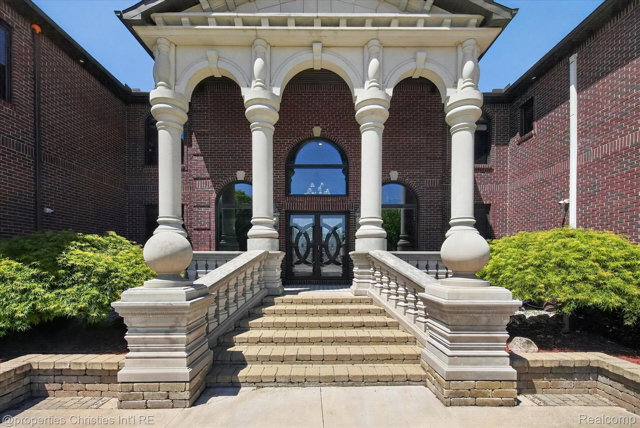 6223 Valleyfield Drive
