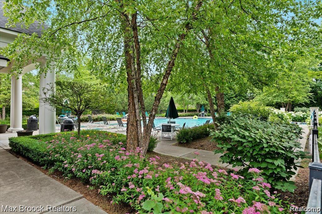 1102 Abigail Court