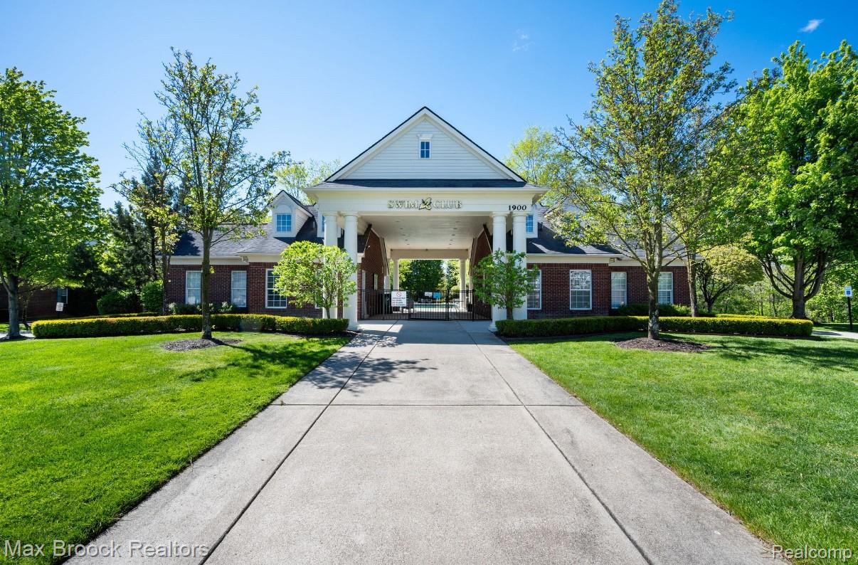 1102 Abigail Court