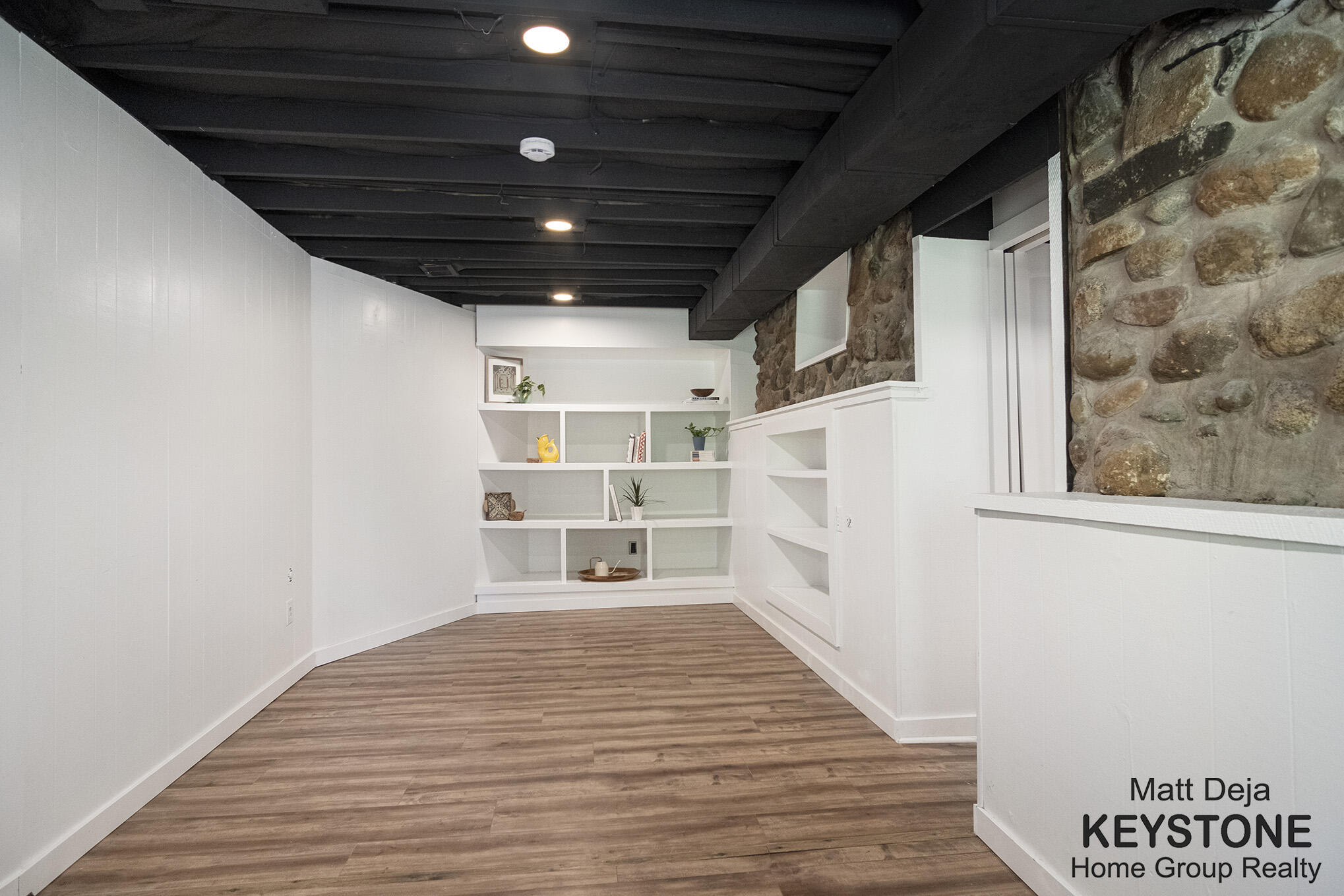 8755 Belding Road NE