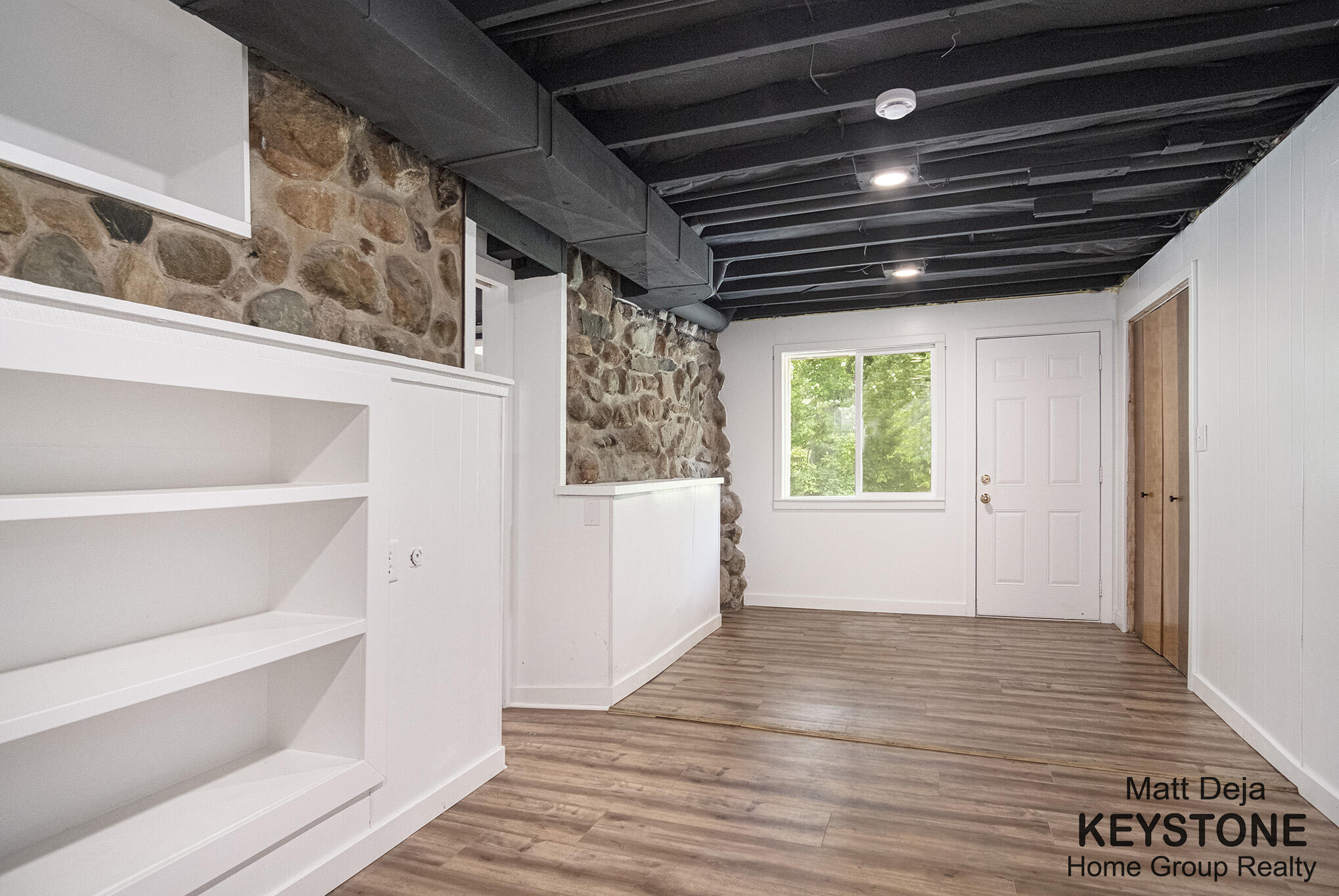 8755 Belding Road NE