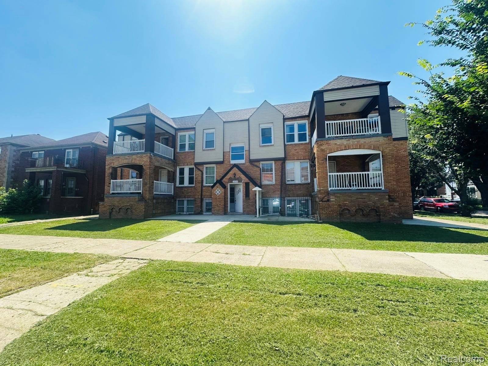 13233 La Salle Boulevard