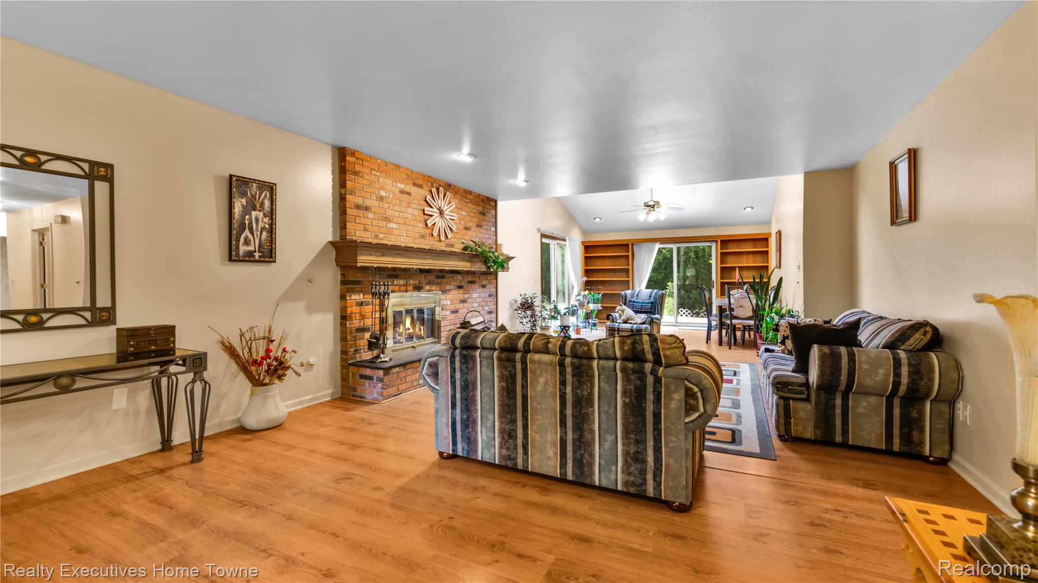 4779 Lakeshore Road