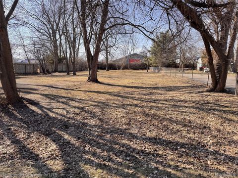 23183 Bush Street Southfield City MI 48033