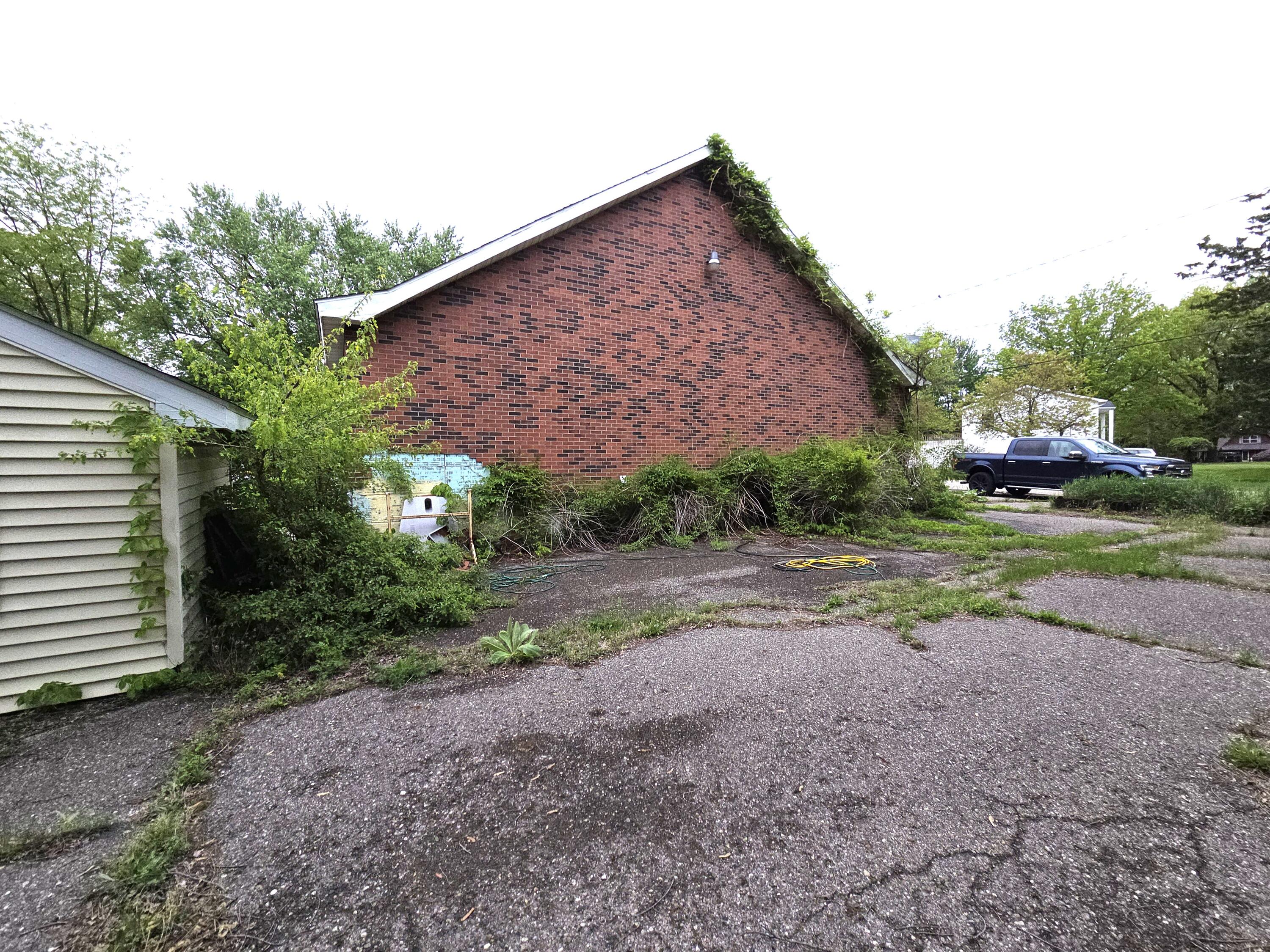 487 E Elizabeth Street