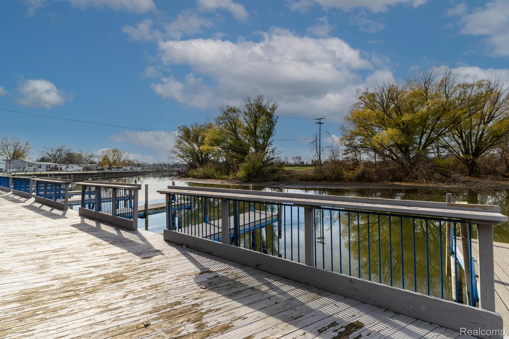 240 N RIVER Road
