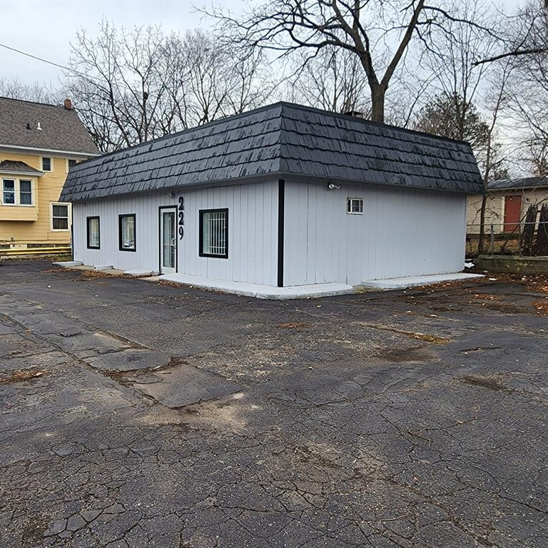 229 W Cesar E. Chavez Avenue