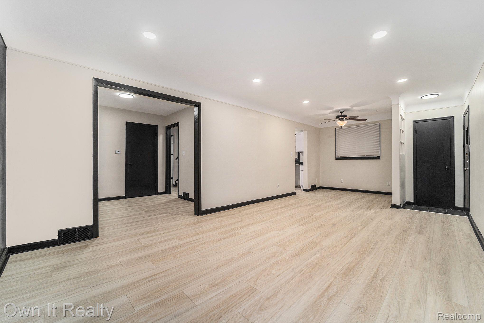 19147 REDFERN Street