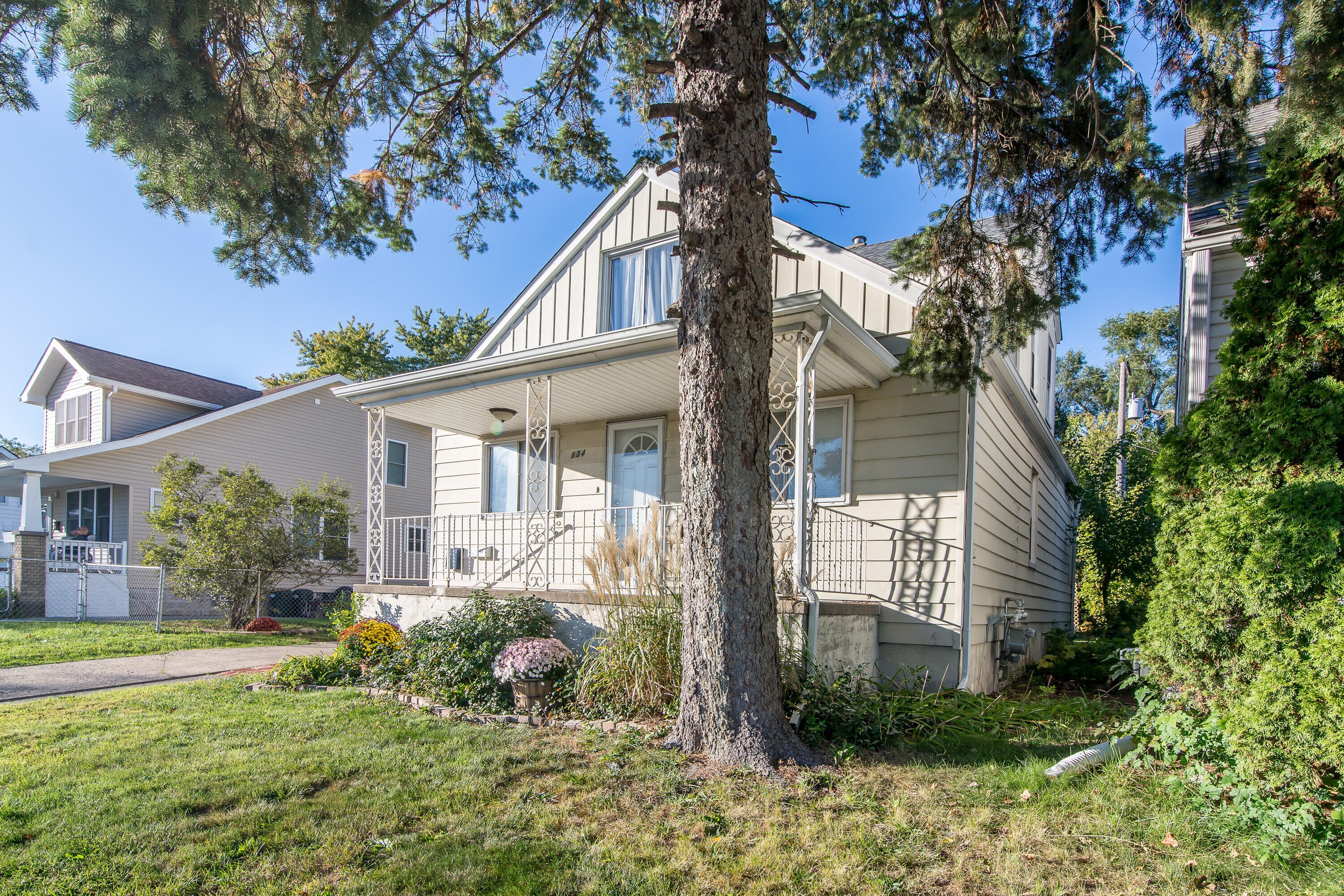134 W Muir Avenue