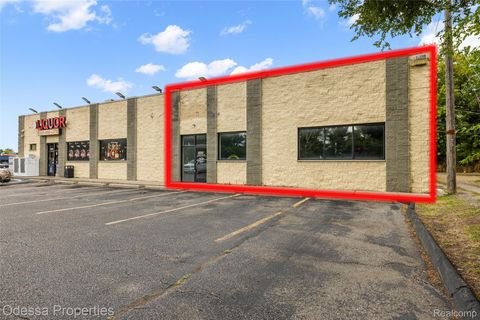 10840 W 9 Mile Road Oak Park City MI 48237