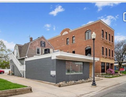 520 E 11 Mile Road Royal Oak Charter Township MI 48067