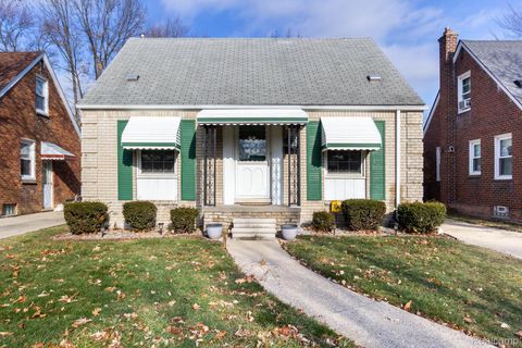 20927 Hawthorne Street Harper Woods City MI 48225