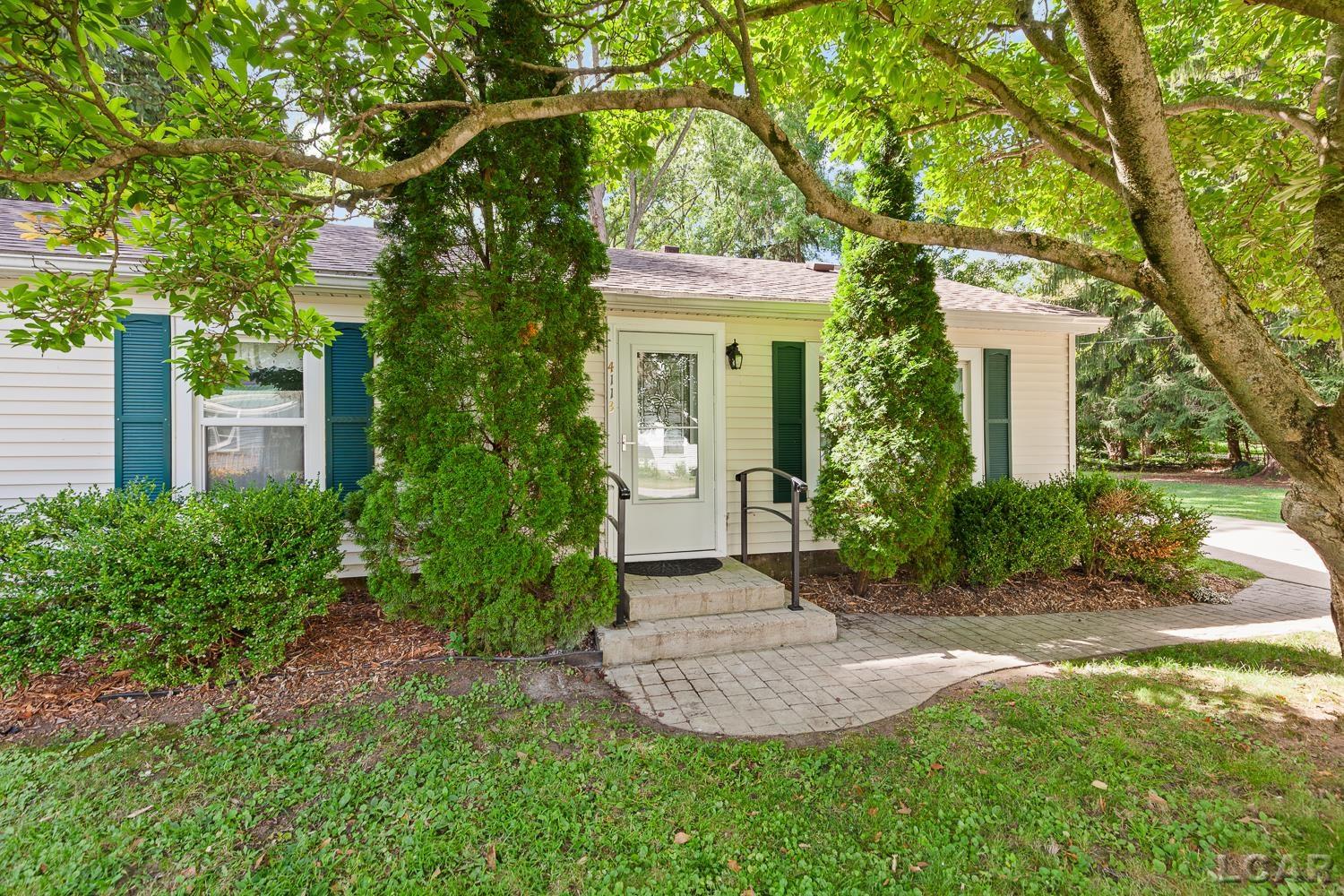 4113 Seneca St. Street