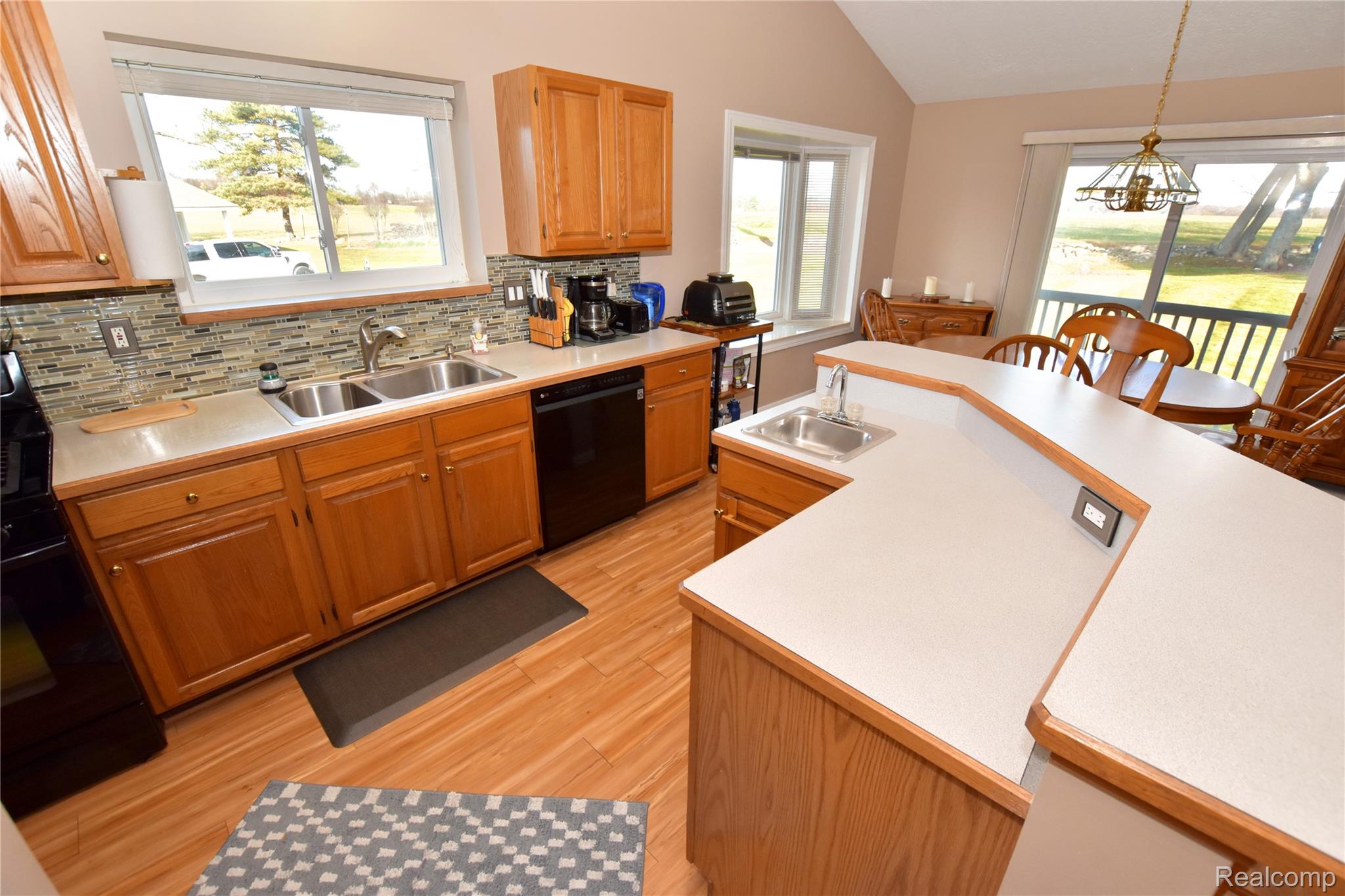 2595 Clinton Hills Road