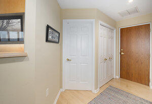 2964 Lakeshore Drive E102