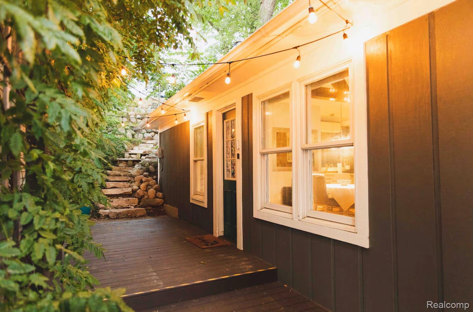 6048 Briggs Lake Drive