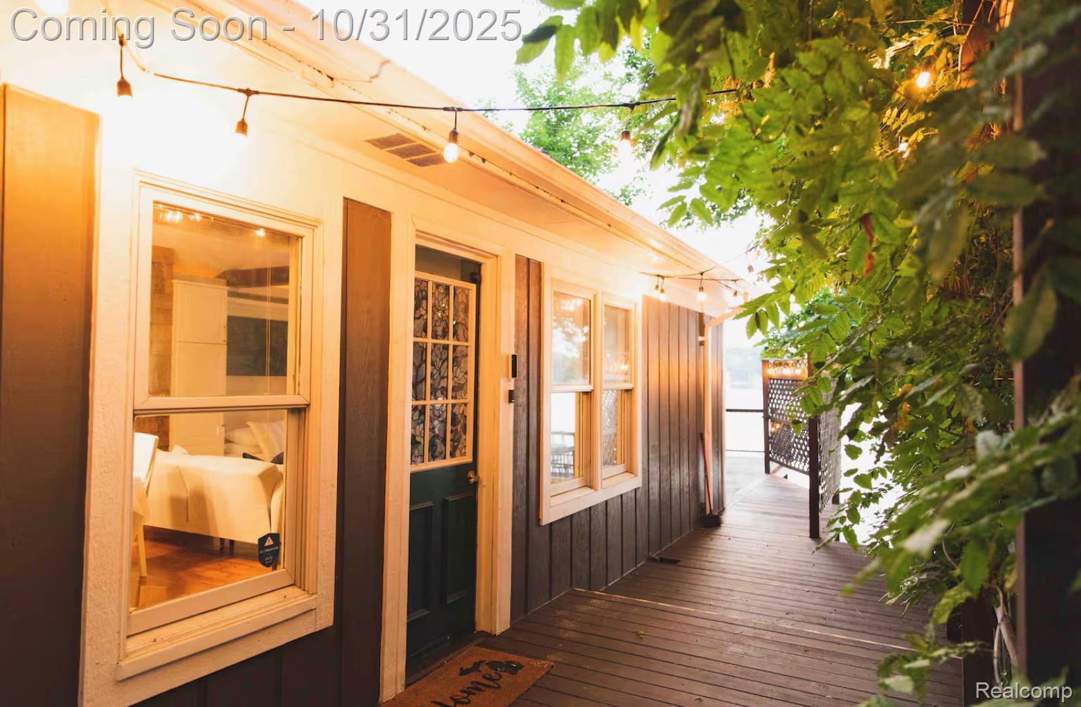 6048 Briggs Lake Drive