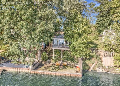 6048 Briggs Lake Drive Brighton City MI 48116