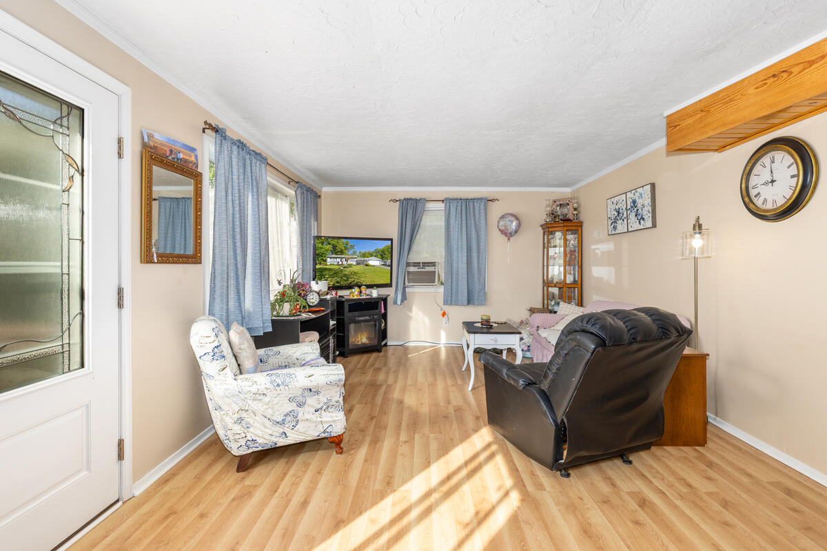 17270 Apache Trail