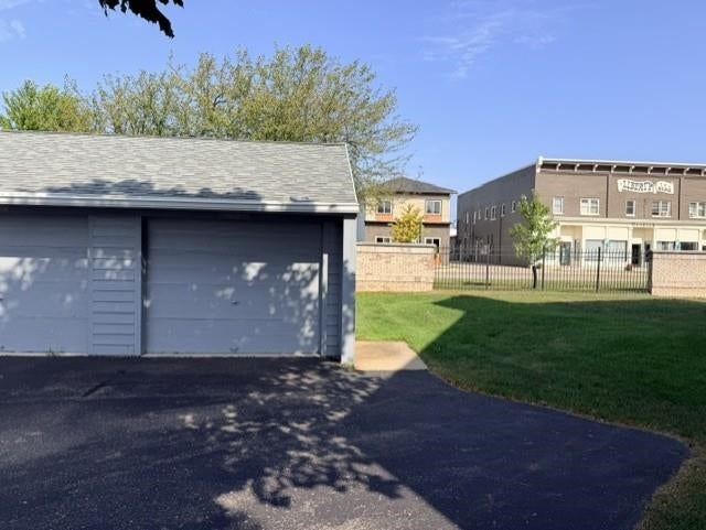 403 W Lake Street