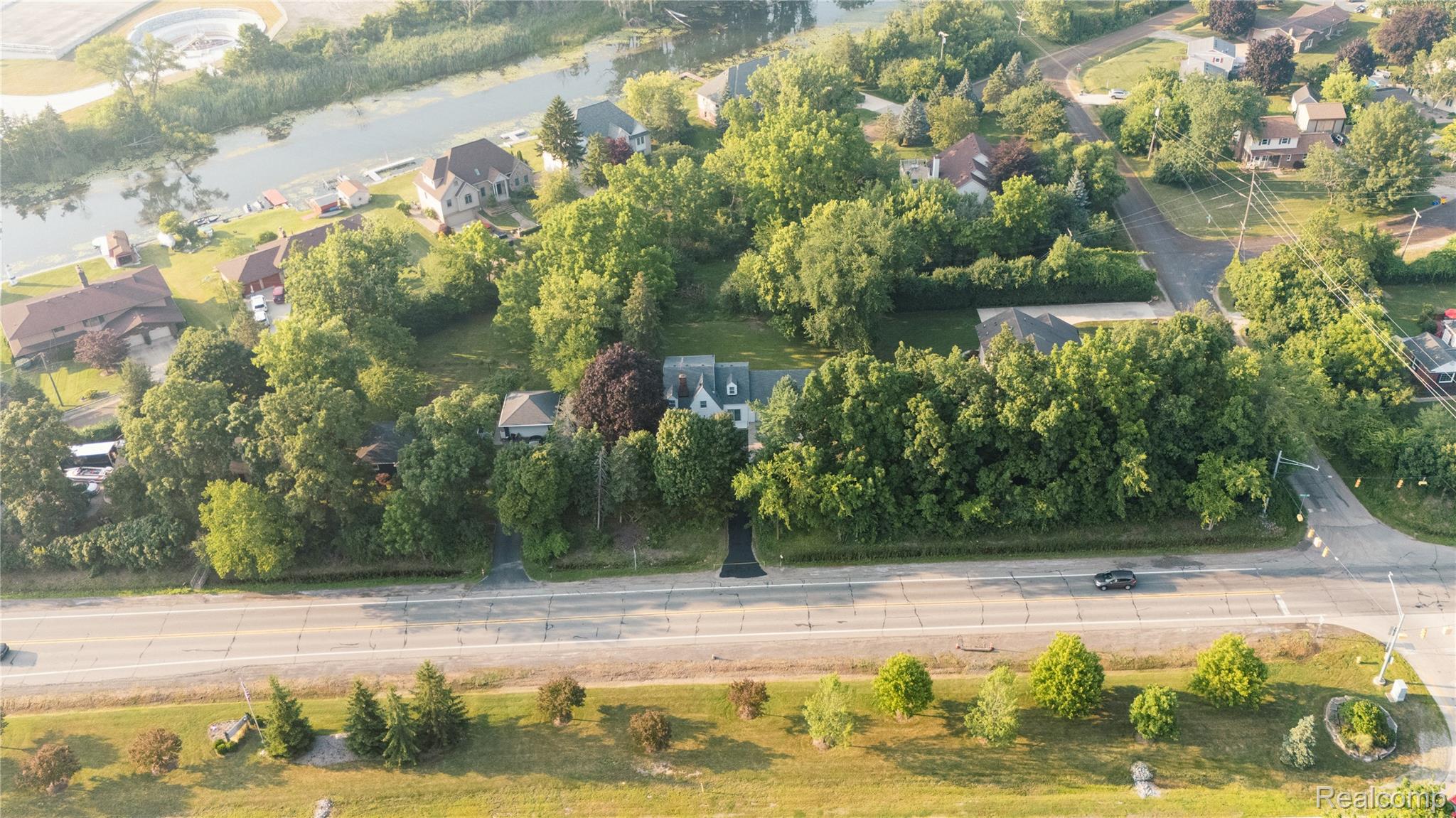 9838 Grosse Ile Parkway