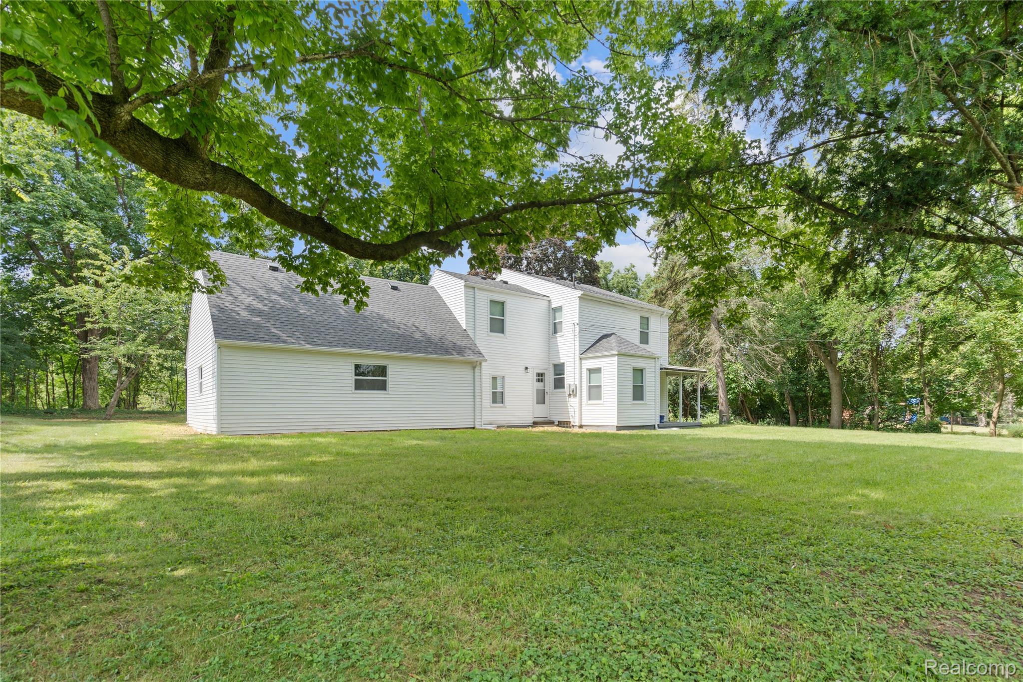 9838 Grosse Ile Parkway