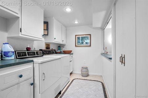 Tiny photo for 30352 Windsor #21, Gibraltar City, MI 48173 (MLS # 20261003011)